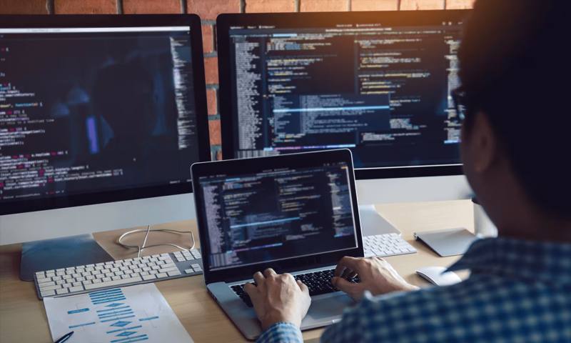 数据科学选型:R与Python如何赋能台江县网站建设?